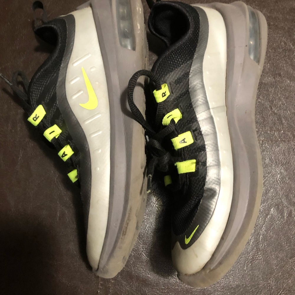 Nike air max axis